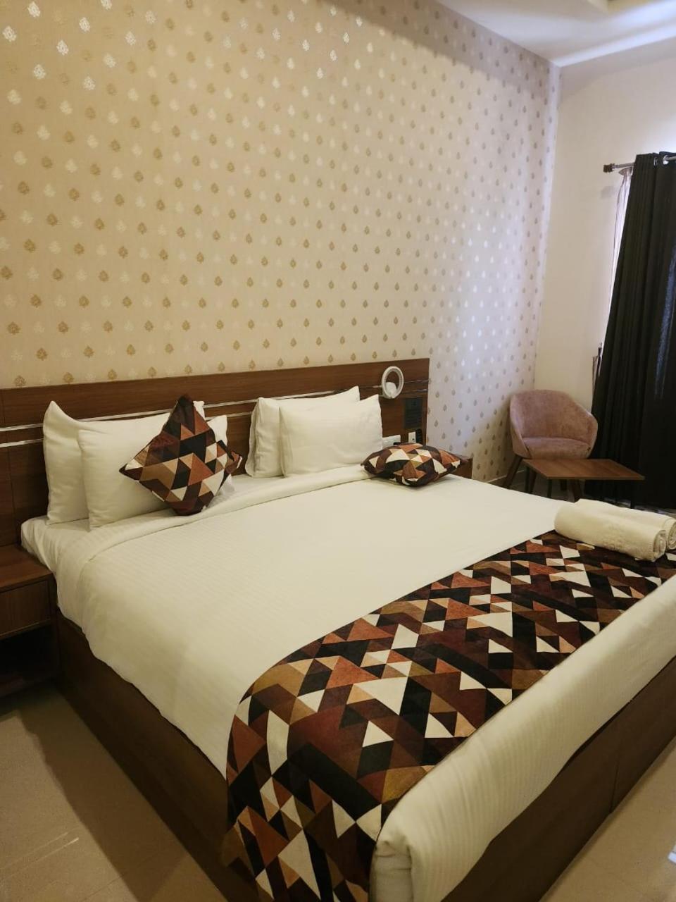 Le Sanara Residency Hotel Thanniyam Eksteriør billede