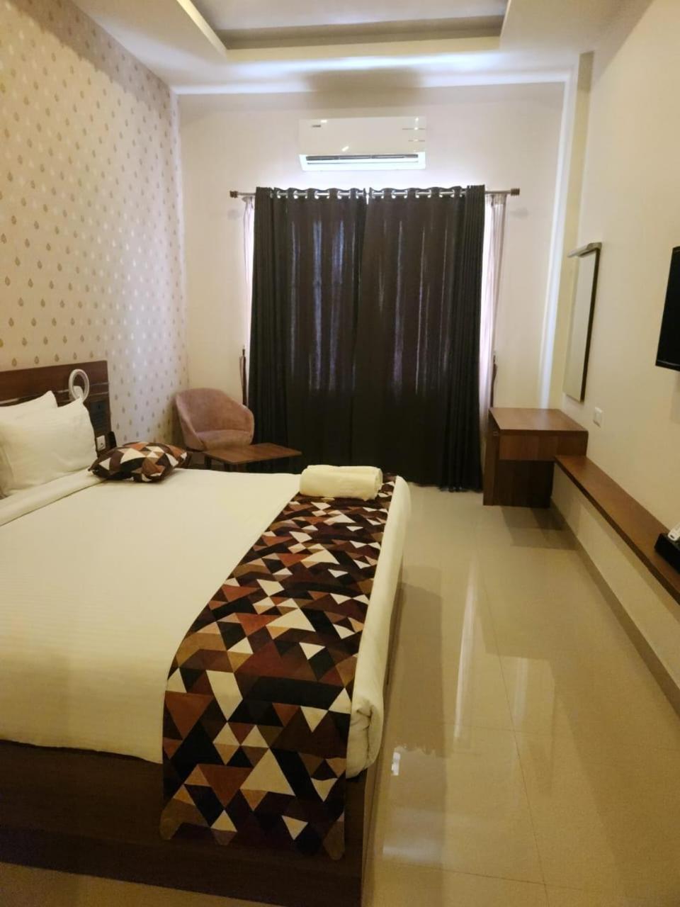 Le Sanara Residency Hotel Thanniyam Eksteriør billede
